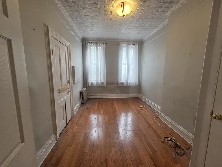 745 Park Ave #1B — Photo 3