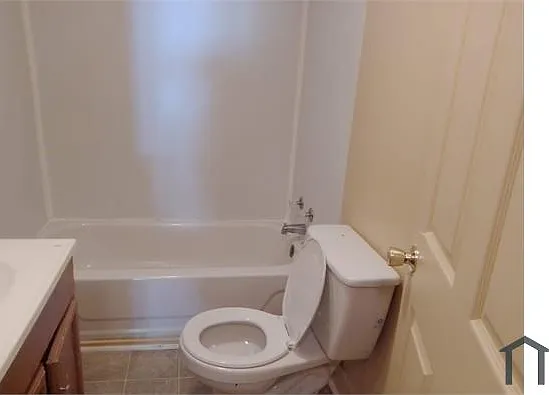 4 bed, 1800 sqft, $1,925 — Photo 4