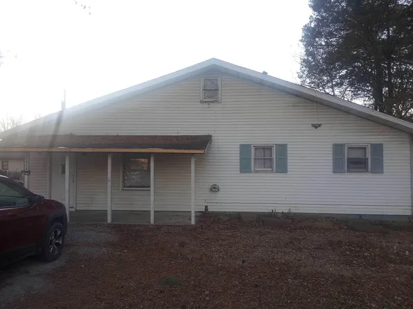 1815 N 14th St, Herrin, IL 62948