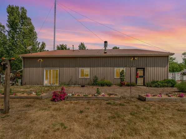 2361 N Alamando Rd, Coleman, MI 48618