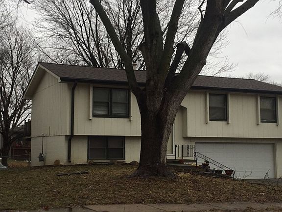 3rd image of 15345 Davenport Cir