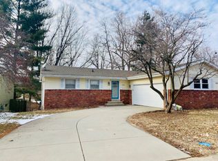 841 Roanoke Dr, Springfield, IL 62702