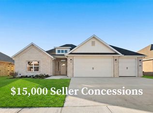 2409 Salmon St, Pea Ridge, AR 72751