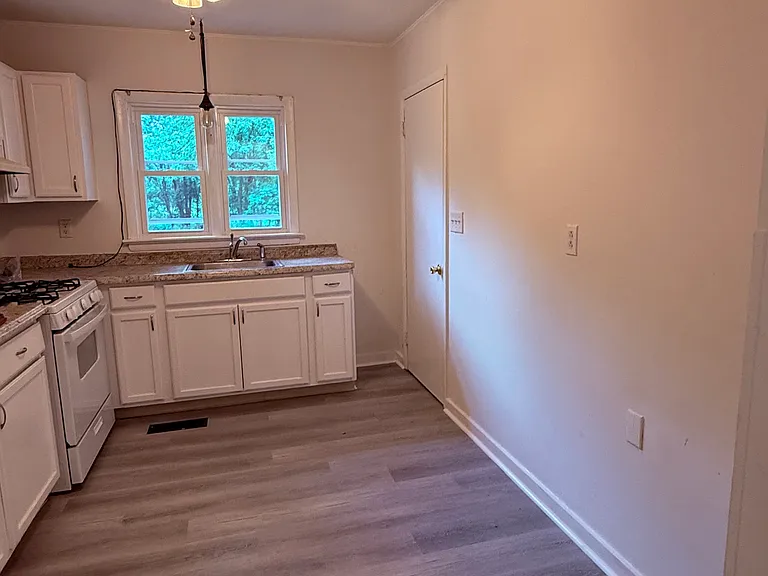 13 Dervend Cir — Photo 1