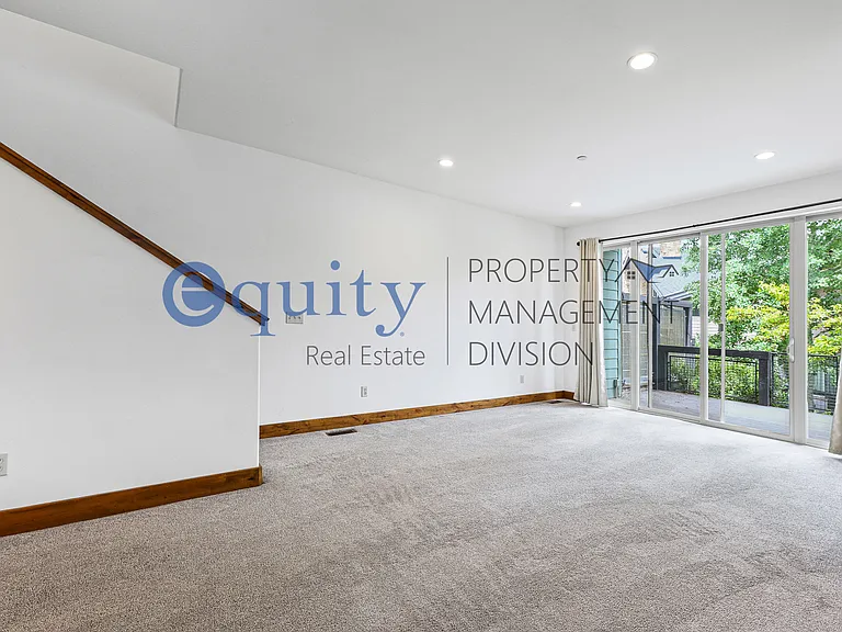 8143 Courtyard Loop — Photo 10