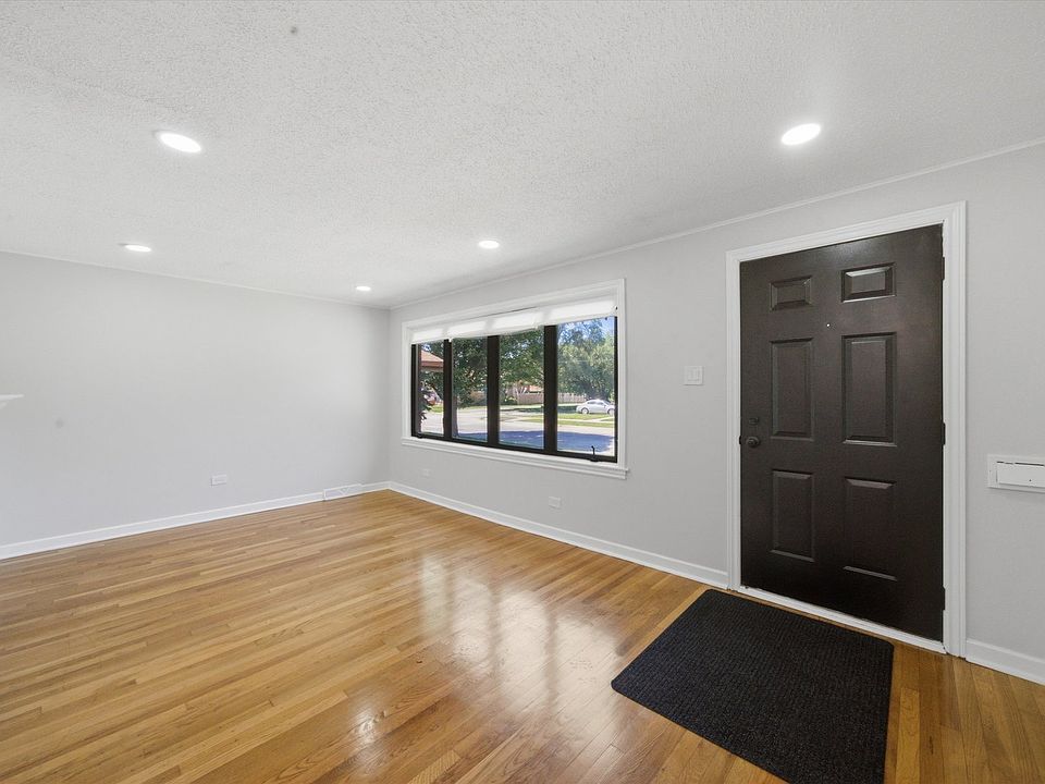 11149 S Green Bay Ave, Chicago, IL 60617 | Zillow
