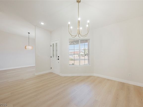 5th image of 463 Palegold St