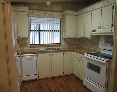 2nd image of 1000 Walker St Lot 114