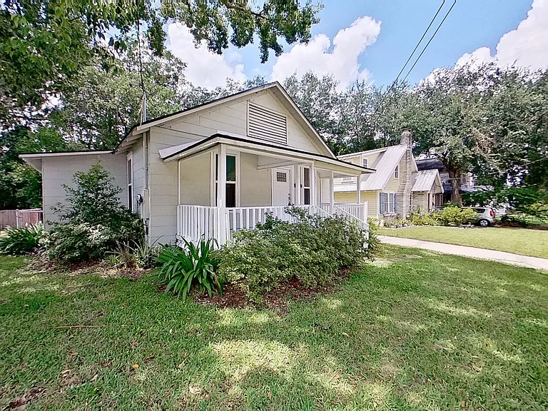 1844 Thacker Ave — Photo 3