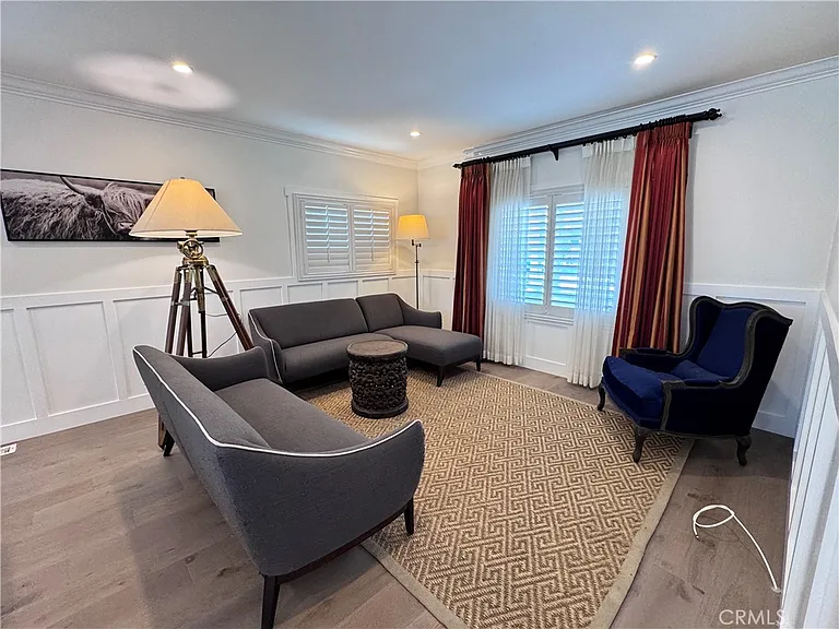 2716 S La Salle Ave — Photo 13