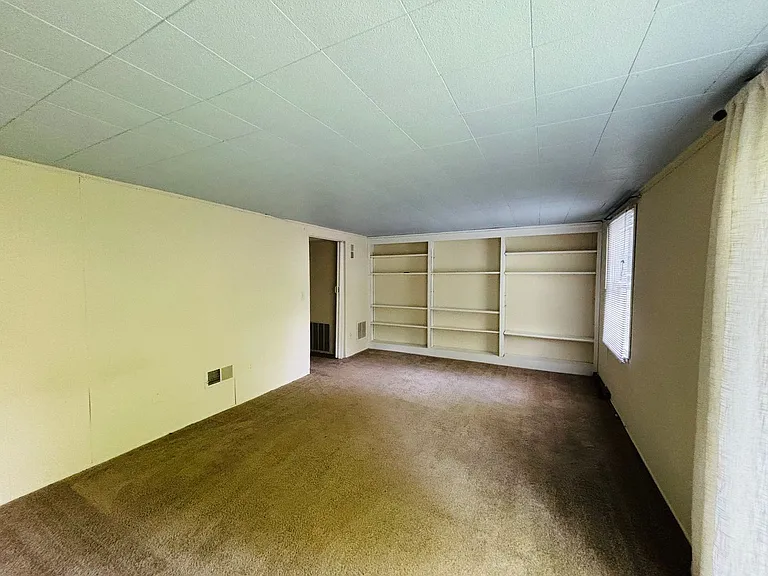 100 Yorkshire Ct — Photo 23