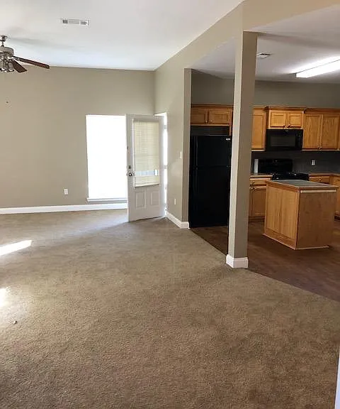 453 Winterhaven Dr — Photo 8