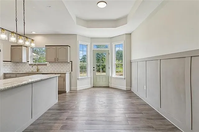 3 bed, 2.0 bath, 1593 sqft, $1,850 — Photo 3