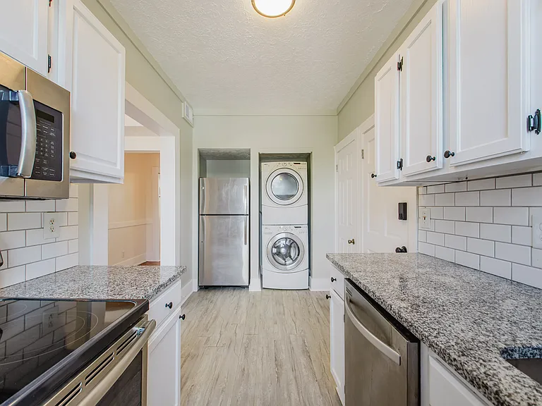 565 Eastern Pkwy #8 — Photo 4