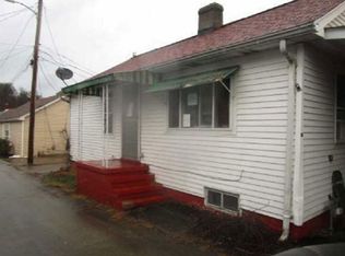 48 Locust St, Ellsworth, PA 15331