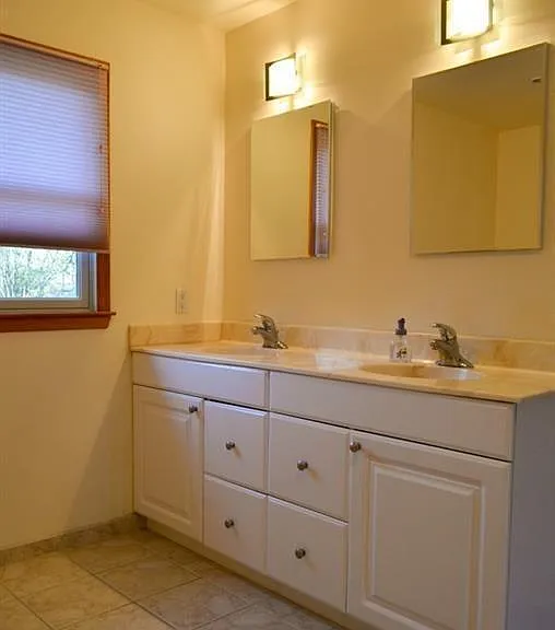 8 Sherwood Rd — Photo 11