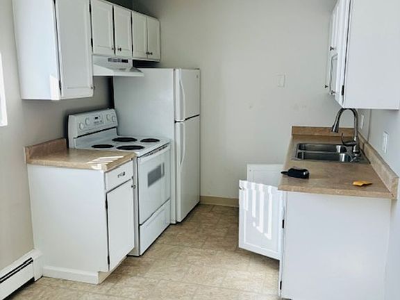 2nd image of 5351 S Delaware St #1B-1Ba-600Sqft