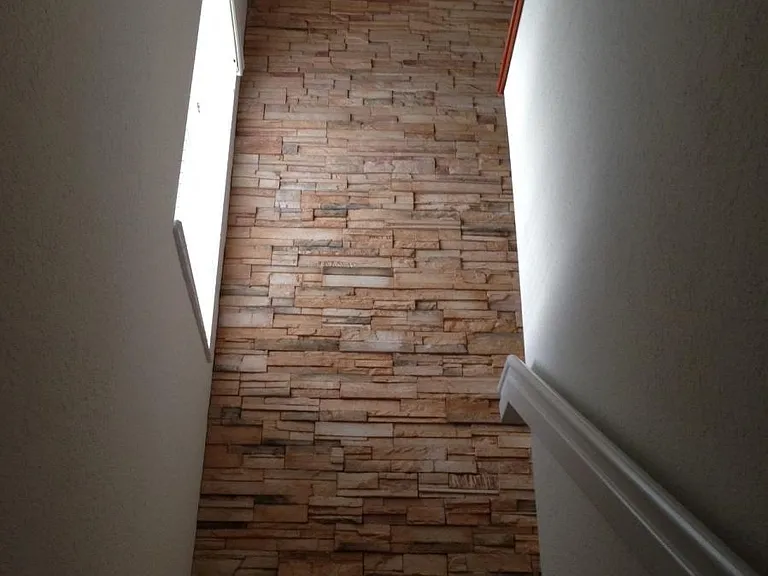 1551 SE Wilshire Pl — Photo 2