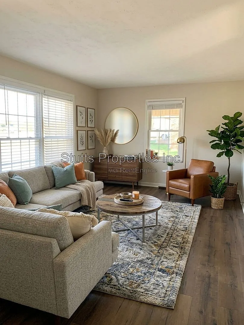 3 bed, 1.0 bath, 1116 sqft, $1,095 — Photo 1