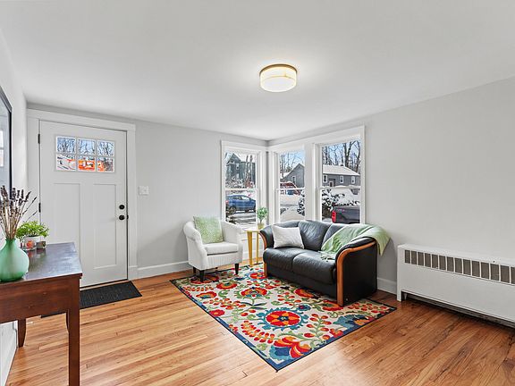 5th image of 77 Edgewood Avenue
