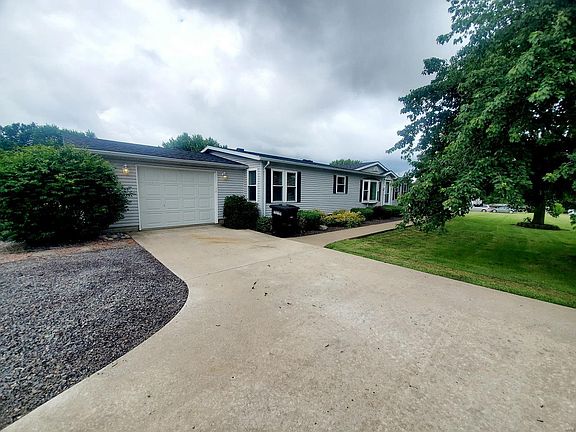 5th image of 16 Hadfield Dr