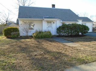 16 Pershing Ave, Seekonk, MA 02771