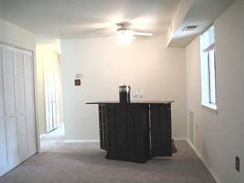 4th image of 206H Victor Pkwy #H