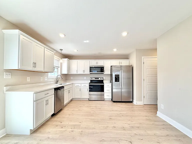 2662 Scott Dr — Photo 6