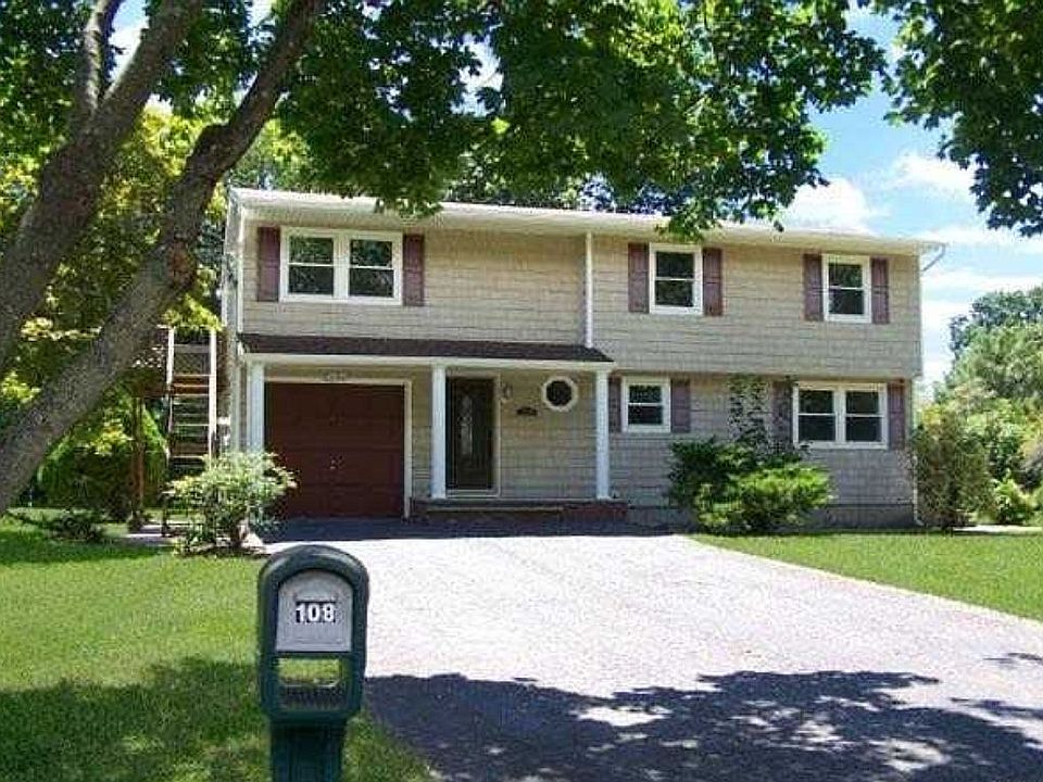 1st image of 108 Ironwood St