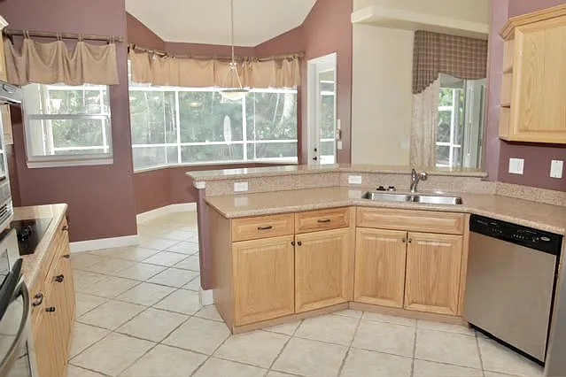 915 Starling Way — Photo 10