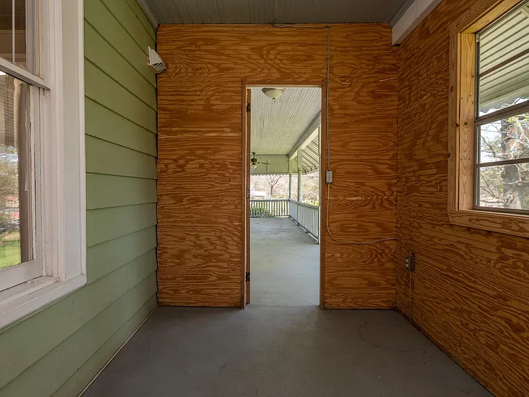 156 Grove St — Photo 39