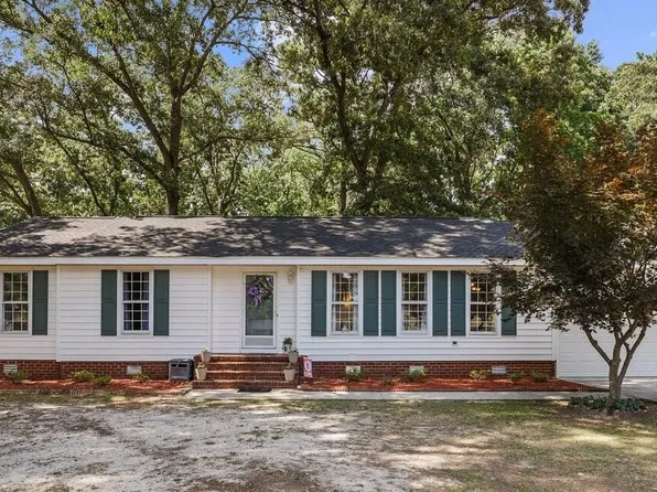 2444 Pine Knoll Drive, Kinston, NC 28504