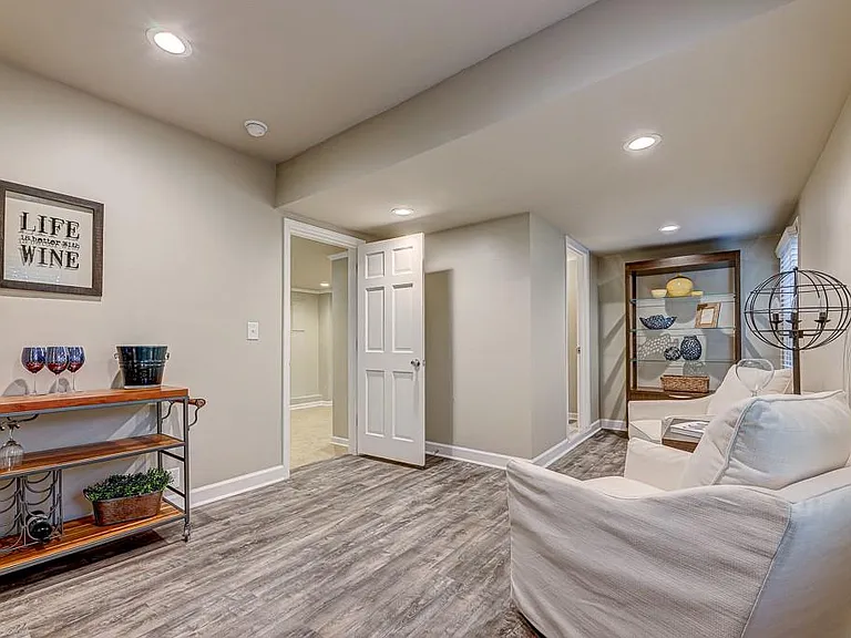 1185 Lake Colony Dr — Photo 23