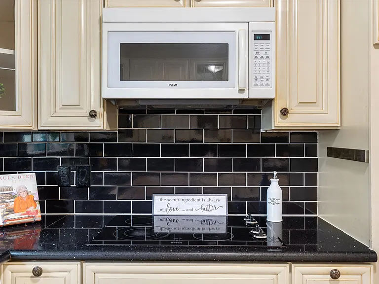 2121 Sunrise Trl — Photo 17
