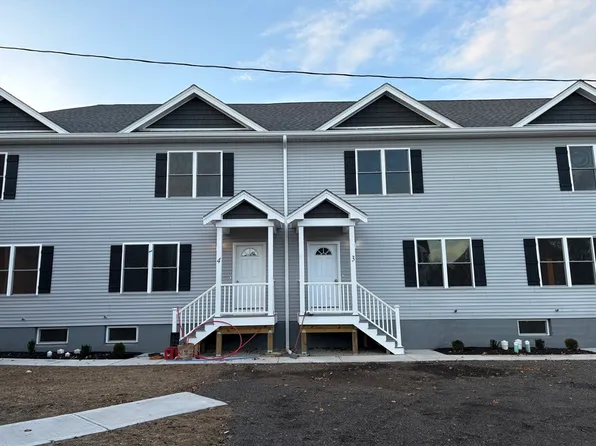 184 Avenue C #4, Woonsocket, RI 02895