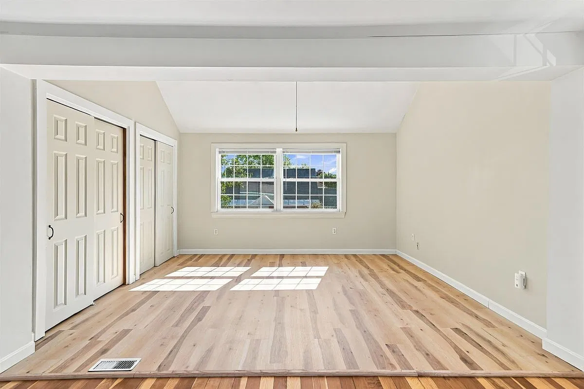 2 bed, 1.0 bath, 950 sqft, $2,000 — Photo 3
