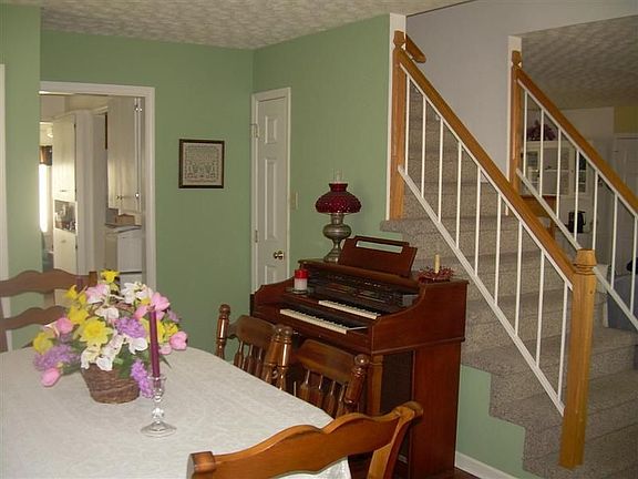 formal dining to stairs