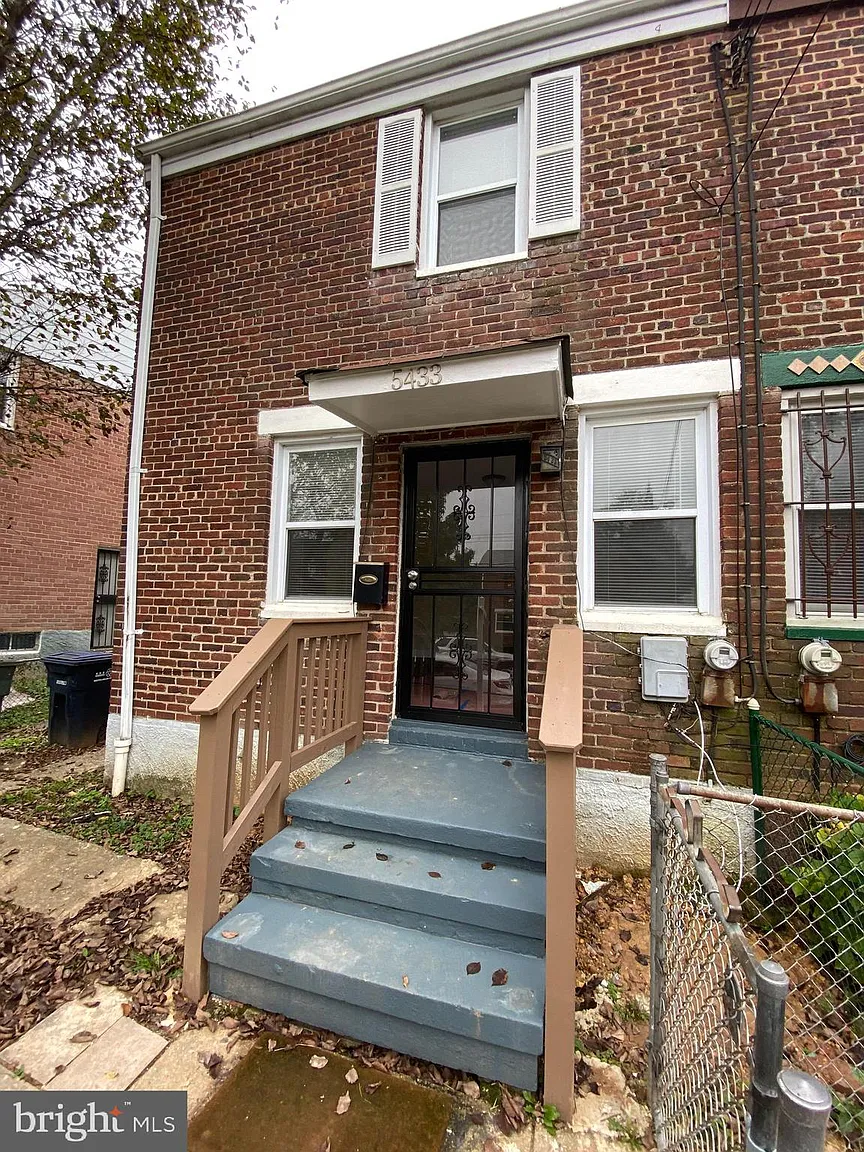 5433 B St SE photo 1