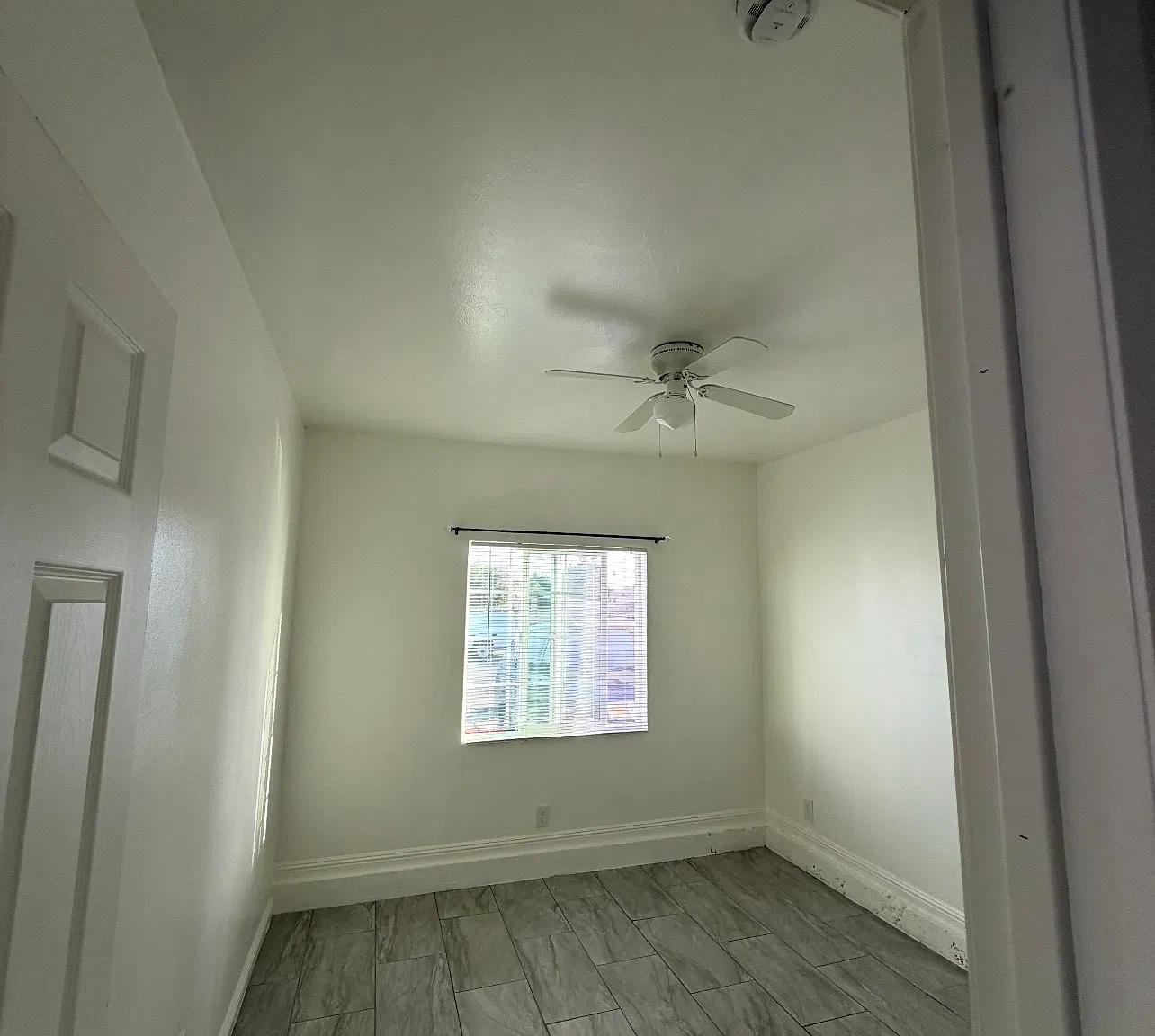 1050 N Stokes Ave — Photo 4