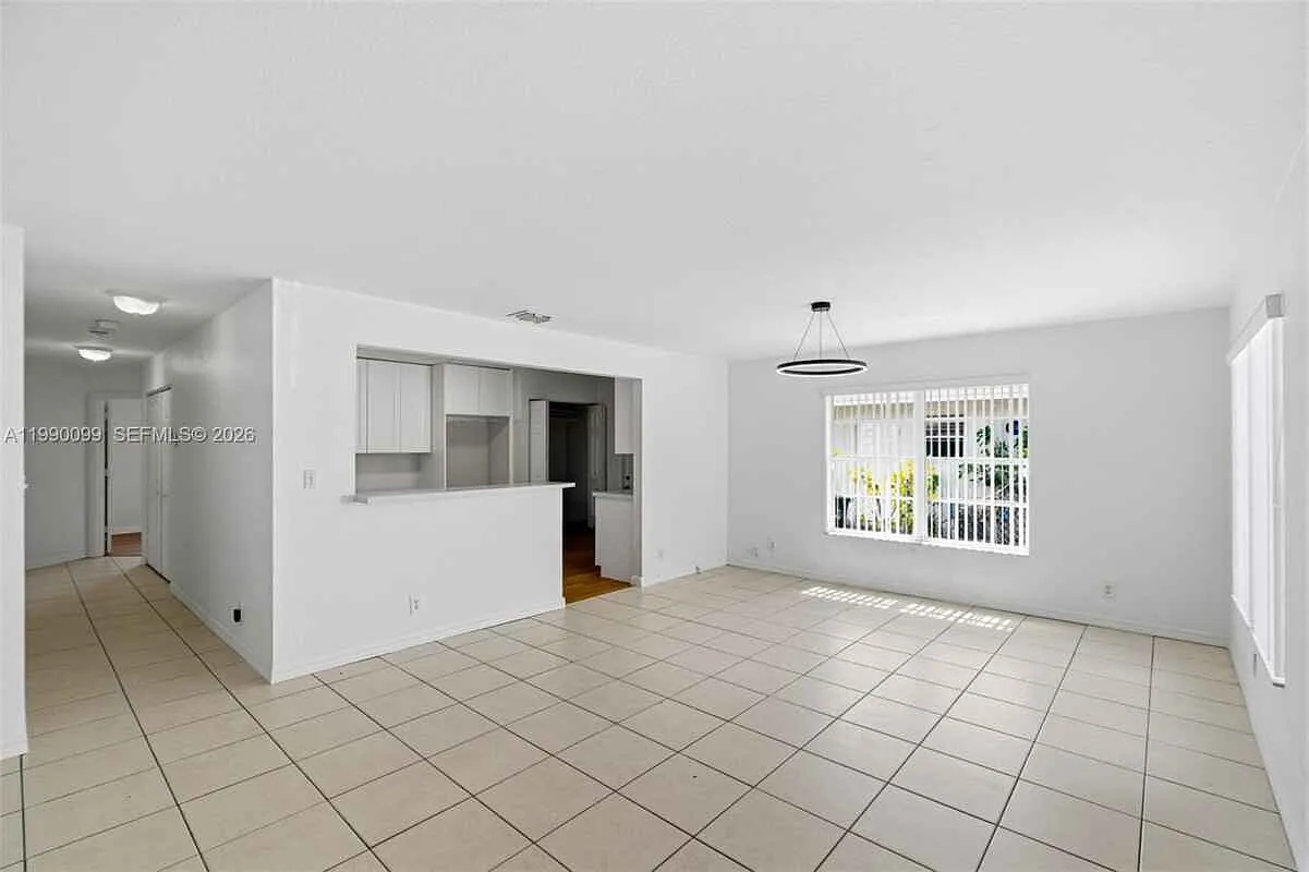 841 Nw 10th Street Hallandale Beach, Fl 33009 — Photo 3