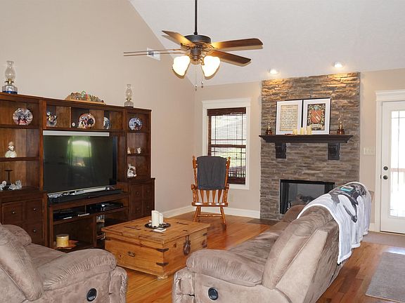2nd image of 1105 Stillwood Dr