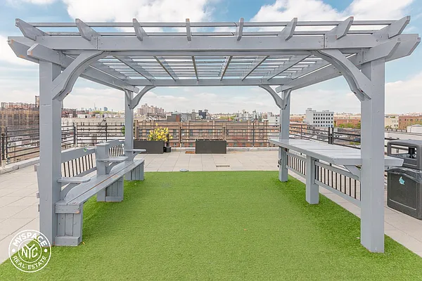 Rented by MySpaceNYC | media 67