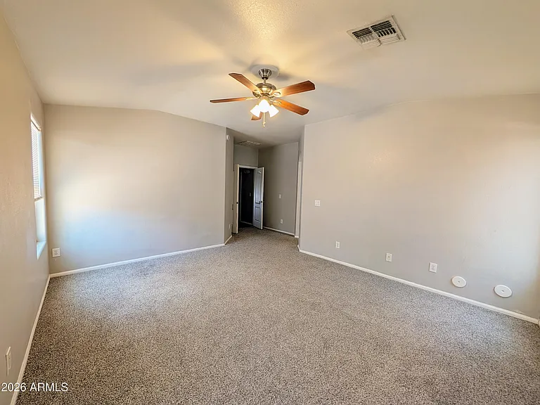 738 E Saddle Way — Photo 15