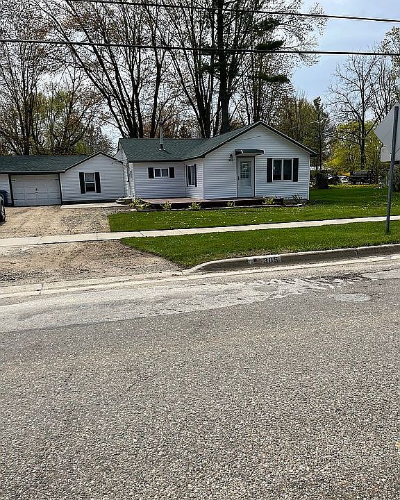 1st image of 305 W Brown St