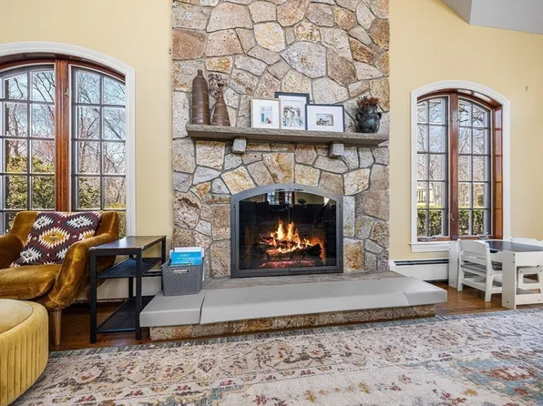 23 Landers Rd, Stoneham, MA 02180