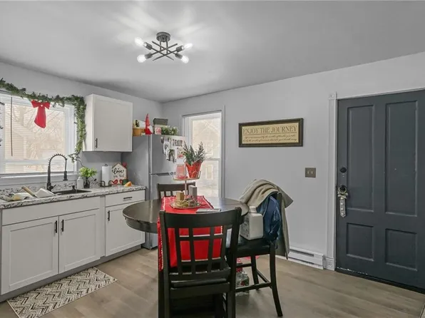 57 Nelson St E, Rumford, RI 02916