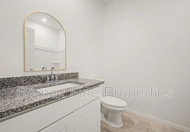 1566 E Fletcher Dr — Photo 22