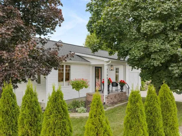 6180 Lansing St, Alanson, MI 49706