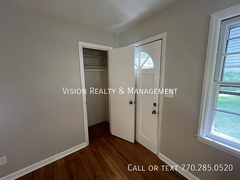 1148 Center St SW — Photo 15