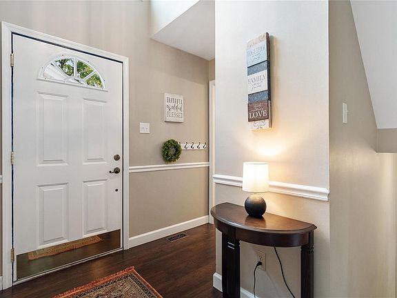 3rd image of 2389 Broadmont Ct